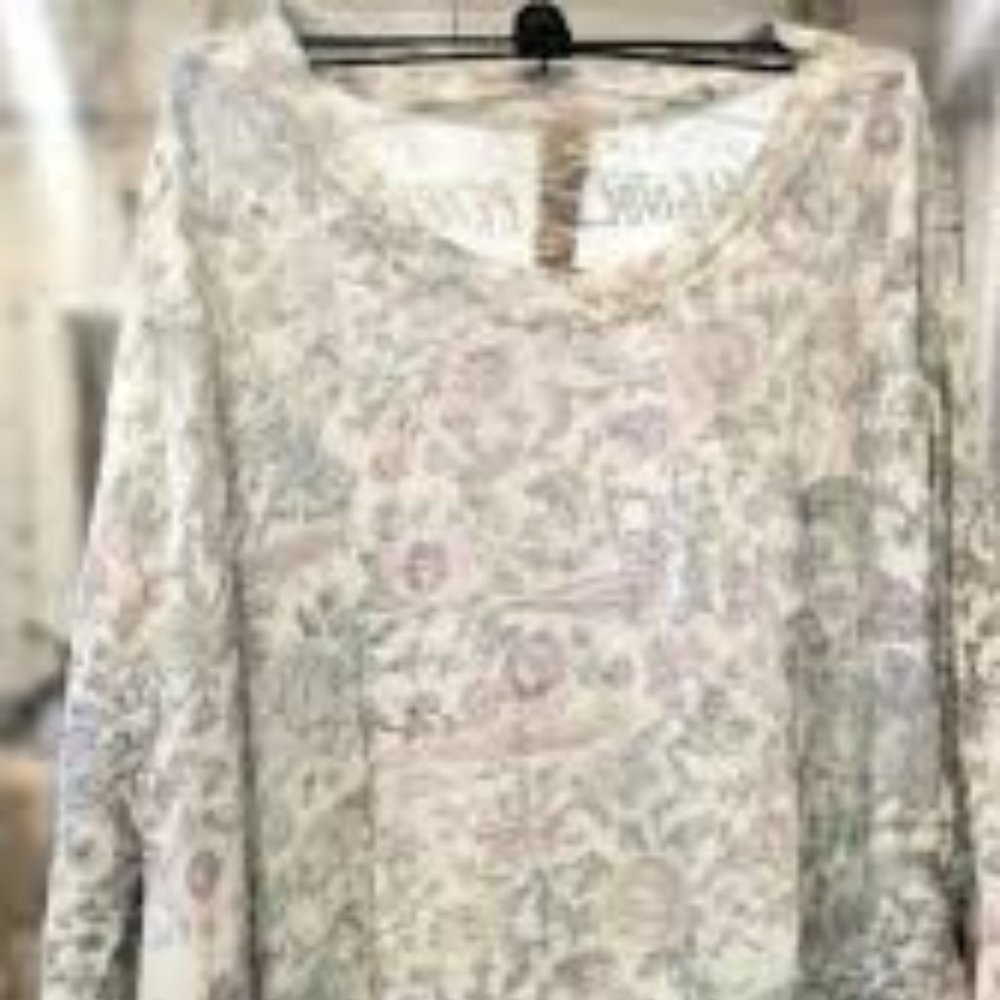 Magnolia Pearl  Floral Print Francis Pullover Top